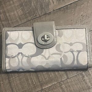 Coach Signature Pattern Wallet